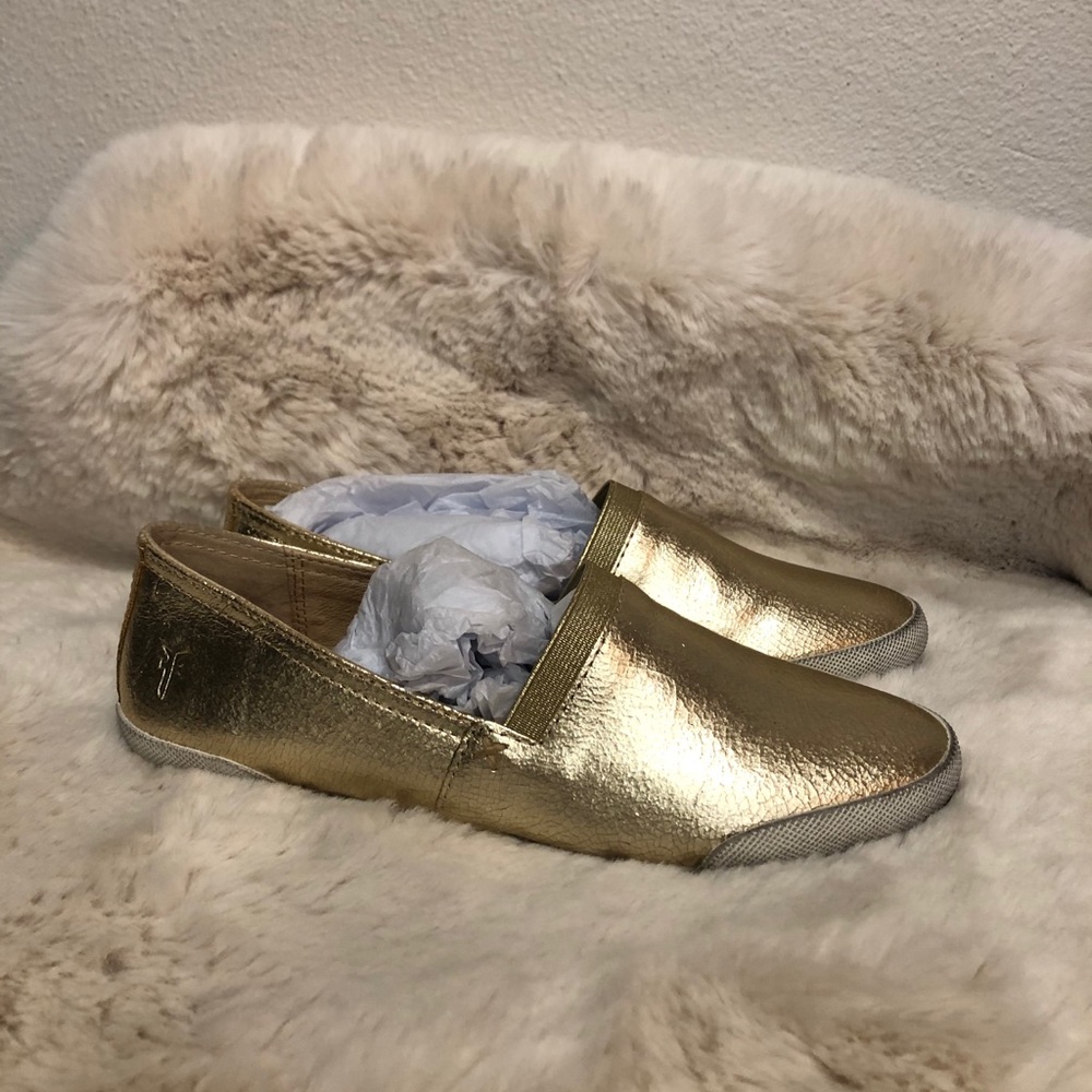 Frye Melanie Gold crackled leather slip-on…